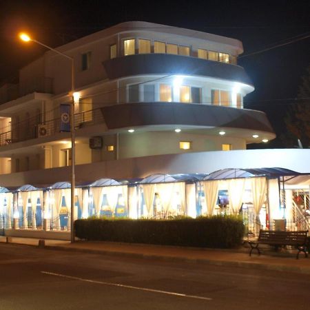 Семеен Хотел "Кораб Ренеса" Ravda Exterior foto